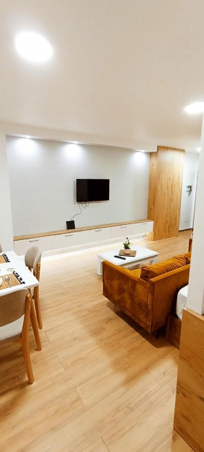 Selvia Apartament Тирана Екстер'єр фото