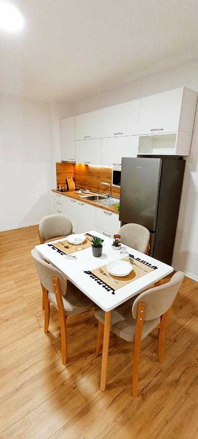 Selvia Apartament Тирана Екстер'єр фото